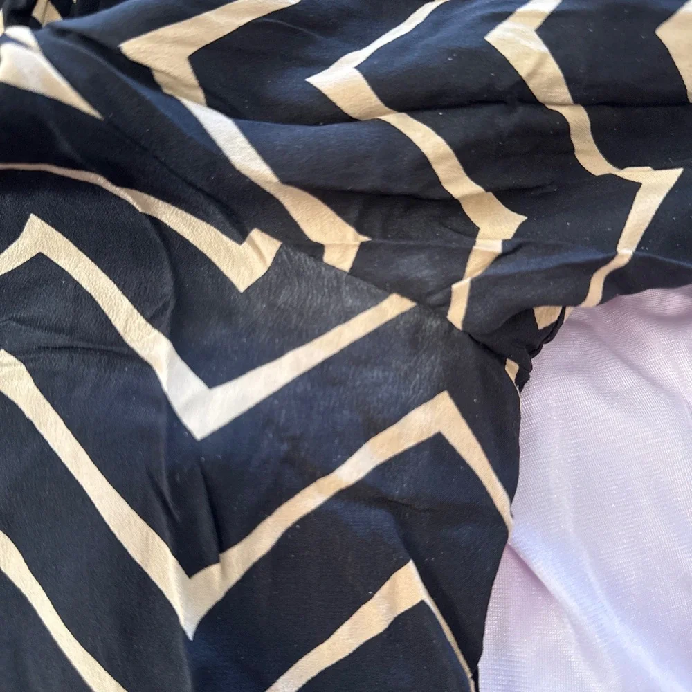 Chevron Patterned 100% Silk Black and Cream Midi Dress - Picture 10 of 10